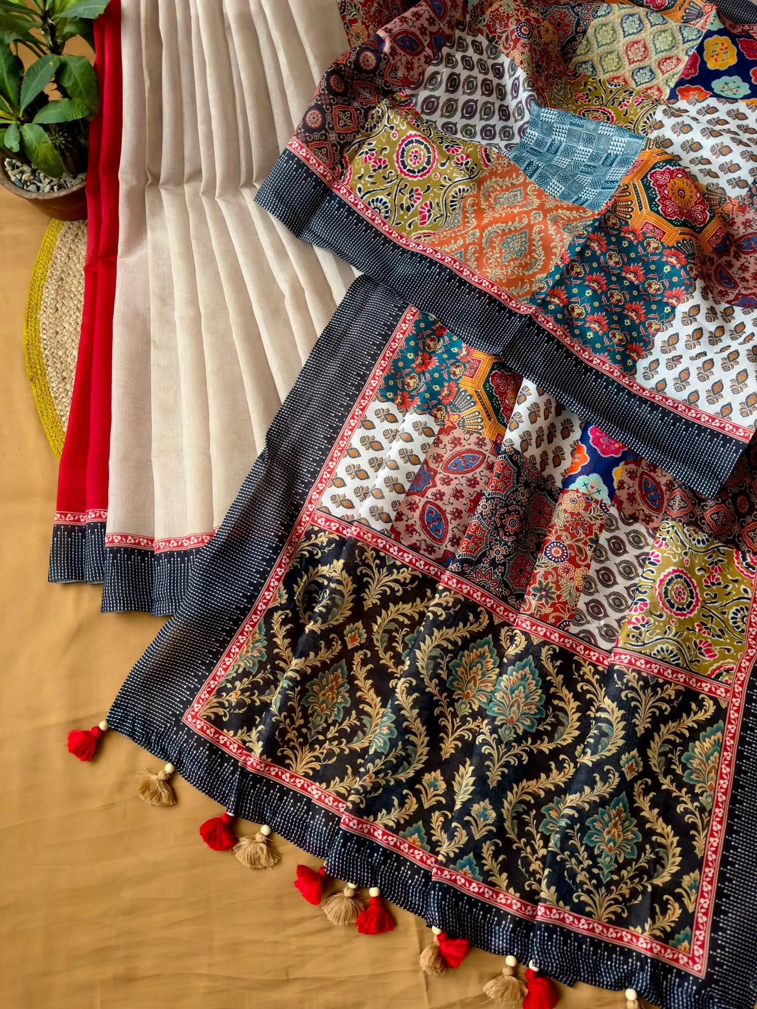 Ivory & Black Multicolor Printed Saree