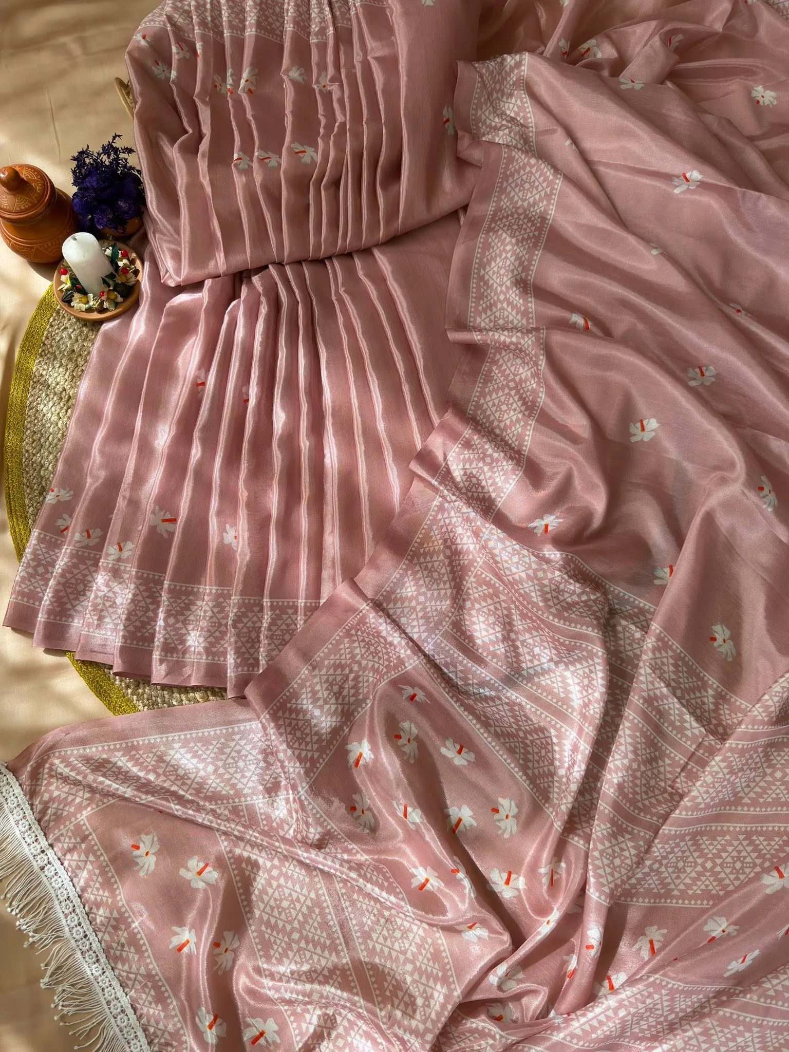 Dusty Pink Floral Motif Saree with Geometric Border - Image 5