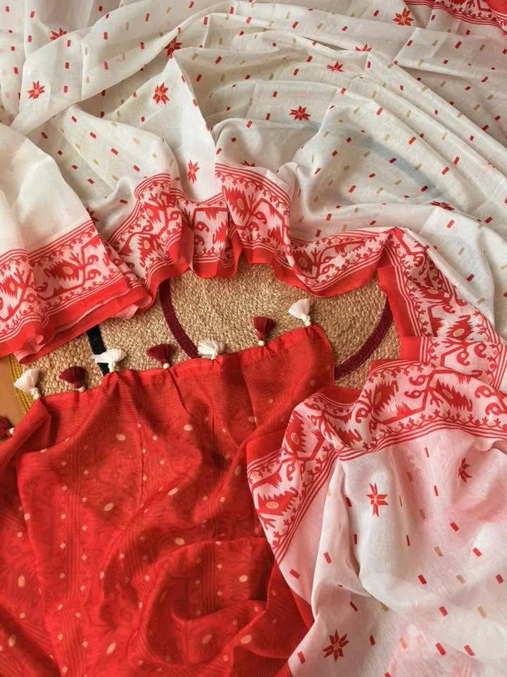 White & Red Floral Printed Saree - Image 5