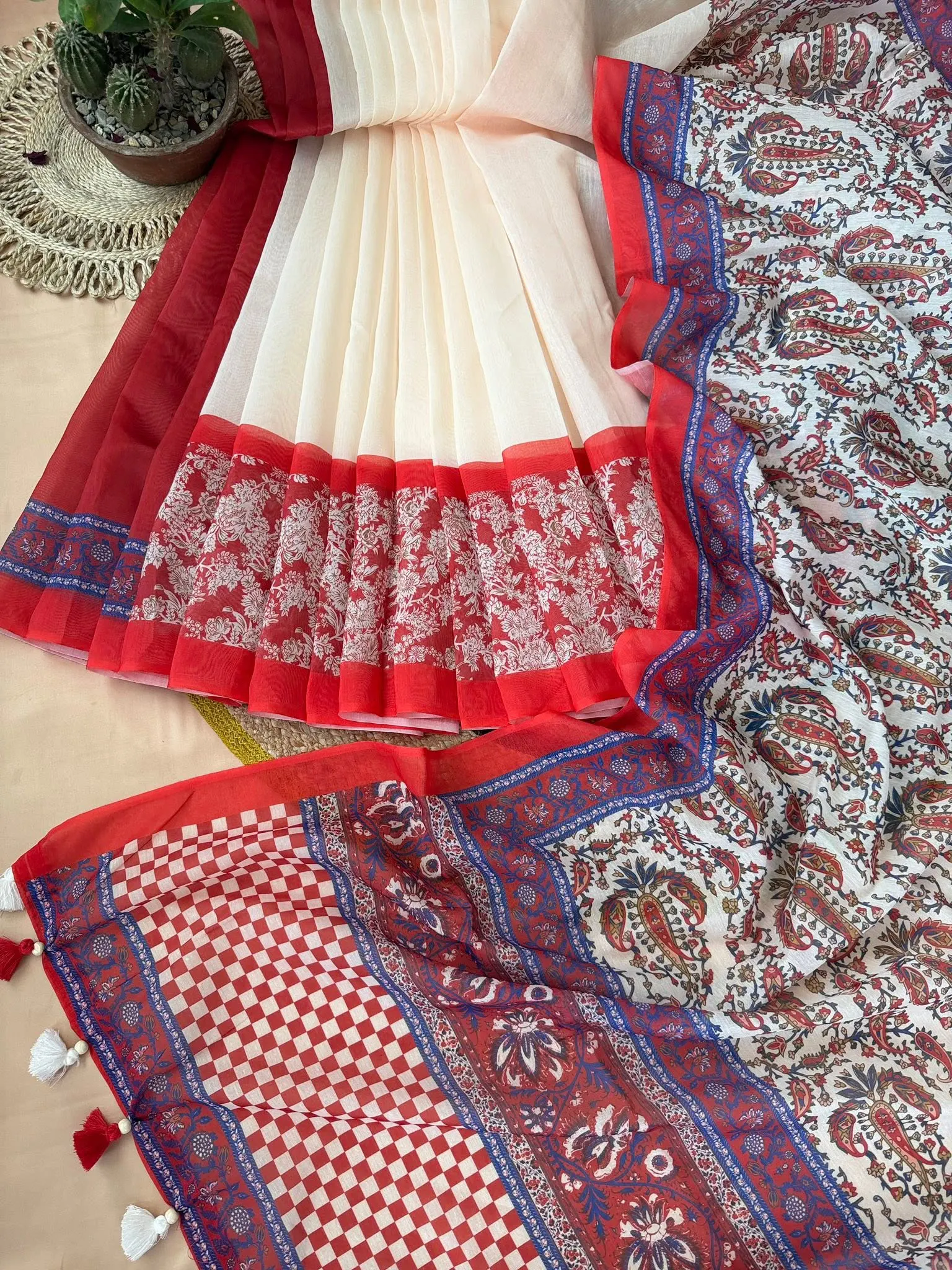 Red & Ivory Paisley Print Saree