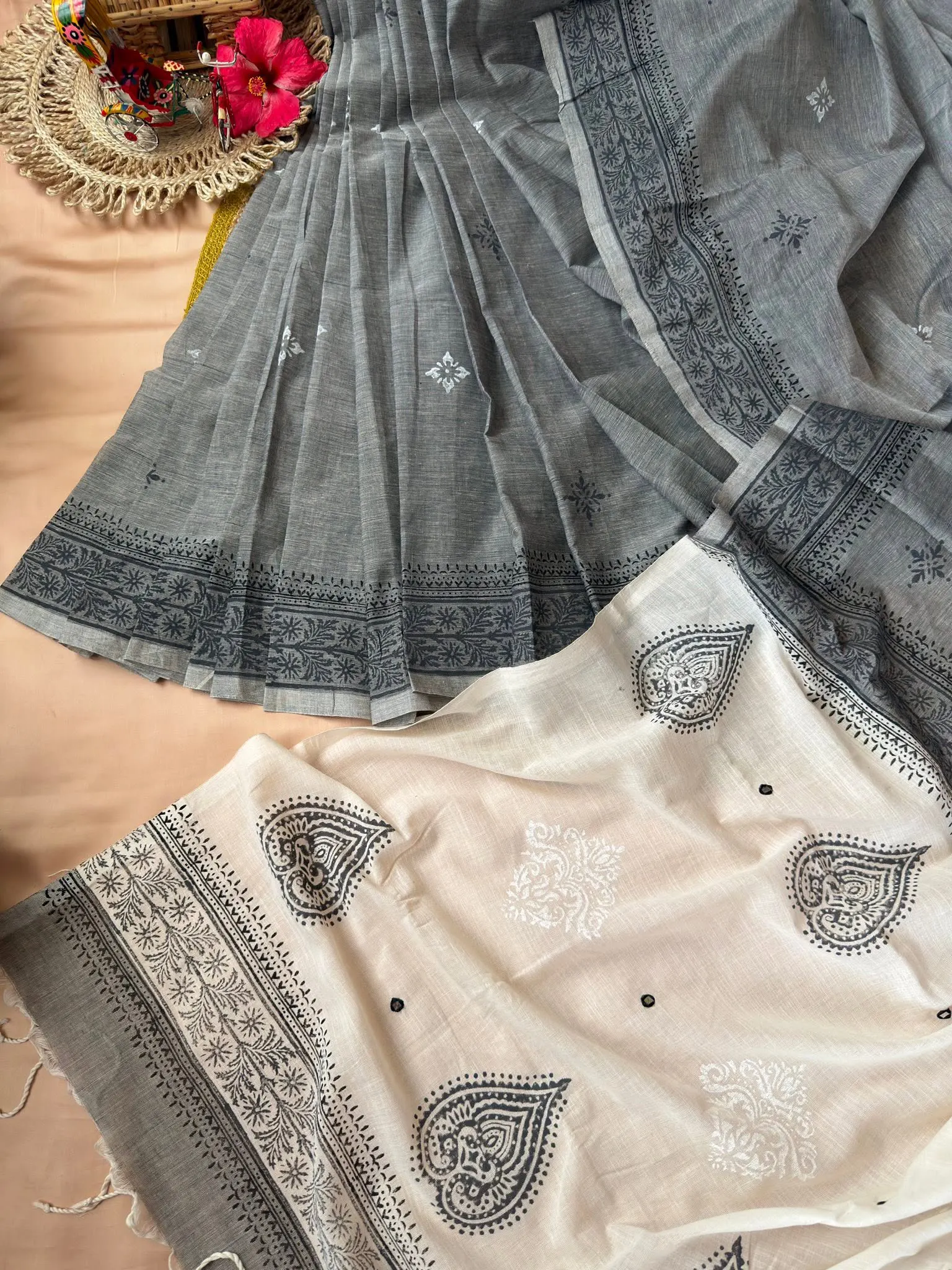 Grey & Ivory Floral Block Print Saree - Image 5